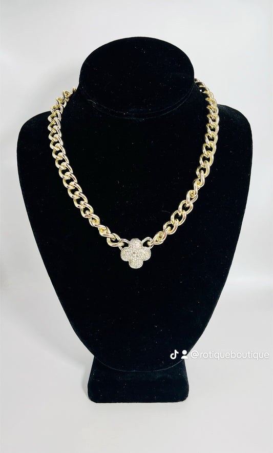 Chunky Gold Necklace with Mother of Pearl Flower with Bracelet