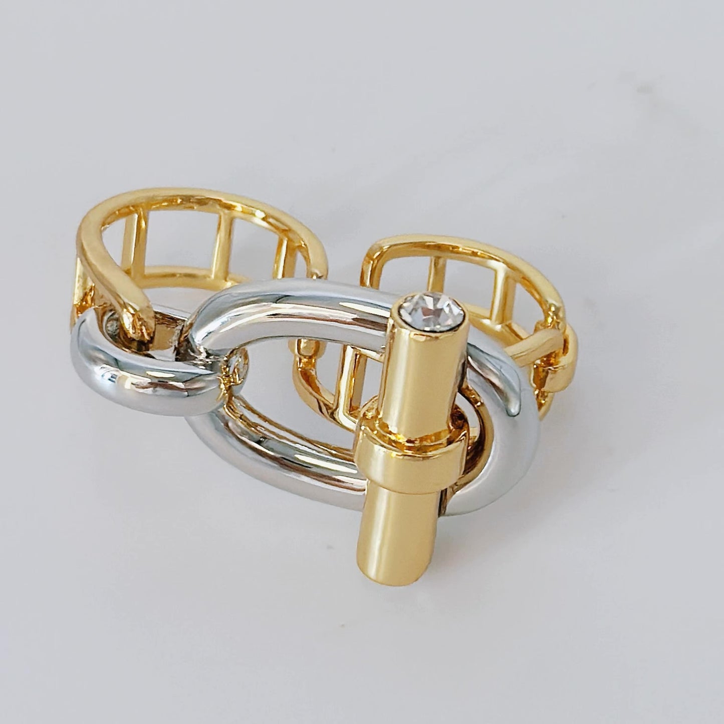 Shinny Knotted Two Finger Ring